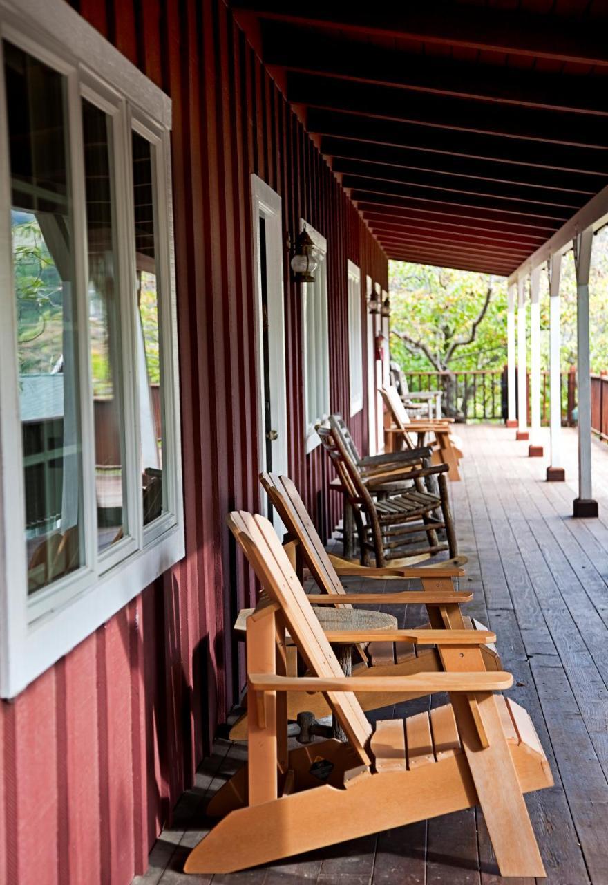 Circle Bar B Guest Ranch Hotel Capitan Екстериор снимка